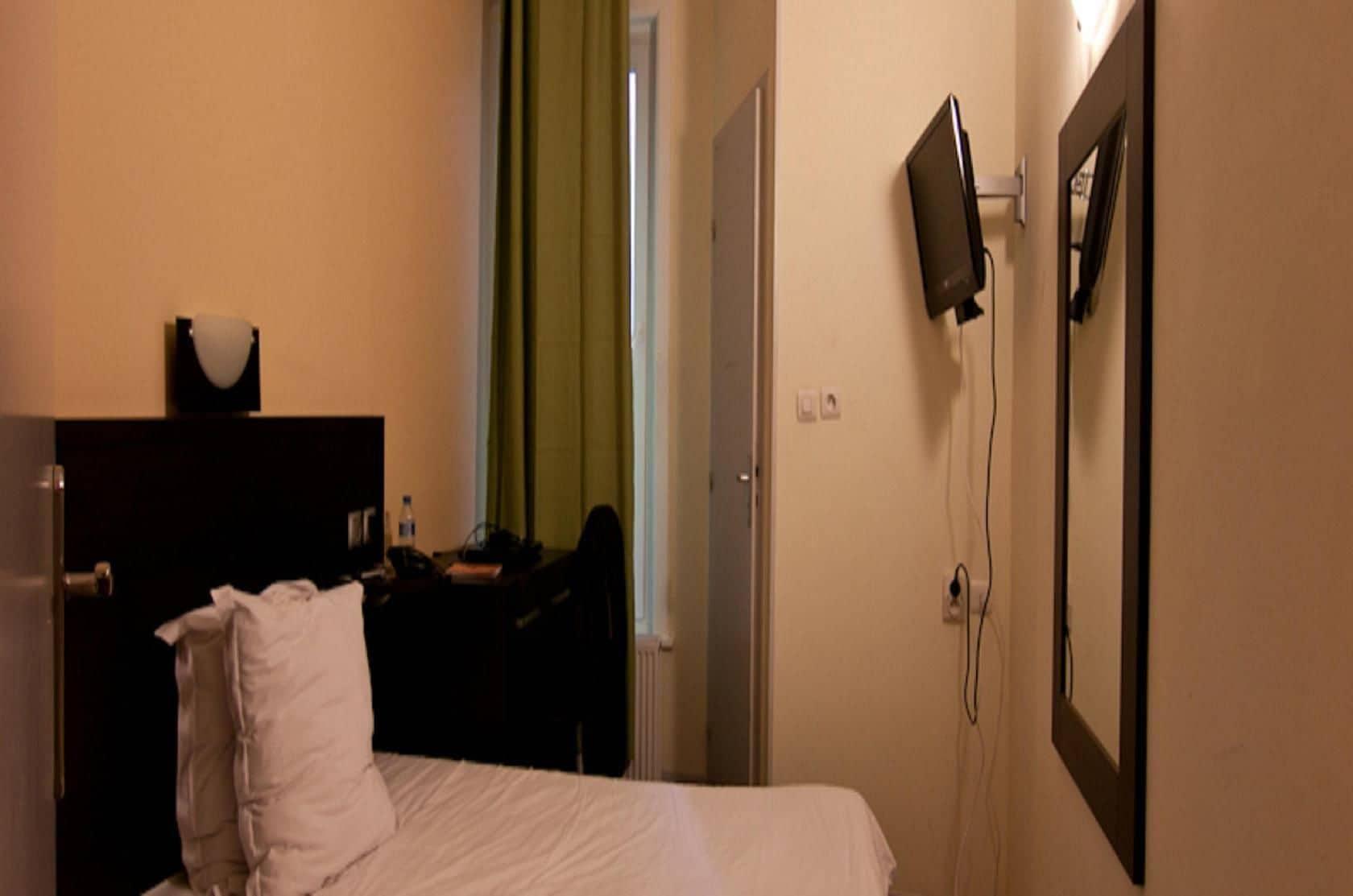 Hotel De Londres Лил Екстериор снимка