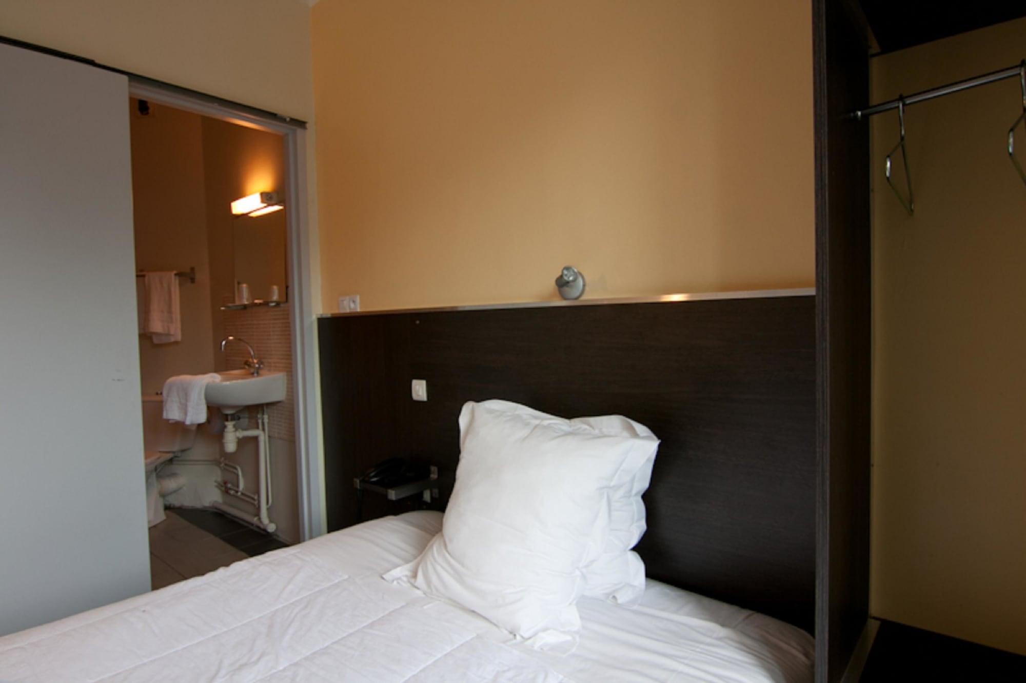 Hotel De Londres Лил Екстериор снимка