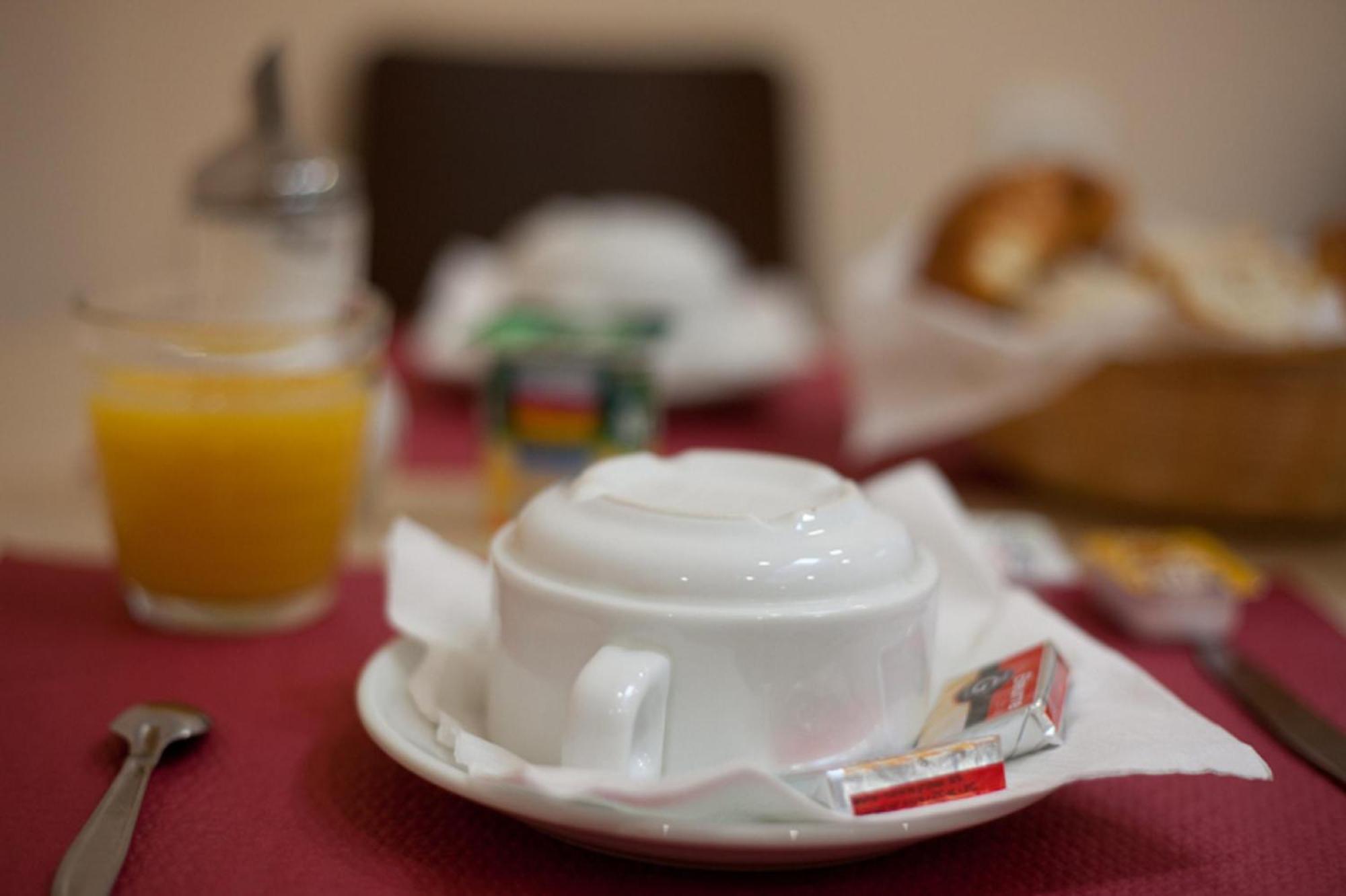 Hotel De Londres Лил Екстериор снимка